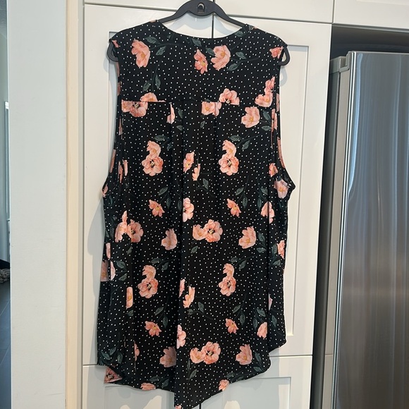Torrid Harper Polka Dot Floral Sleeveless Blouse - Picture 8 of 13